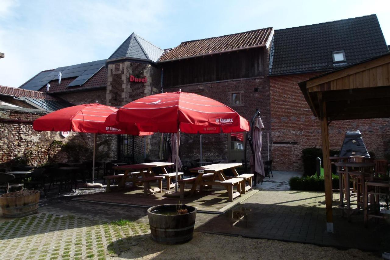 Hotel De Konik Uikhoven Exterior foto